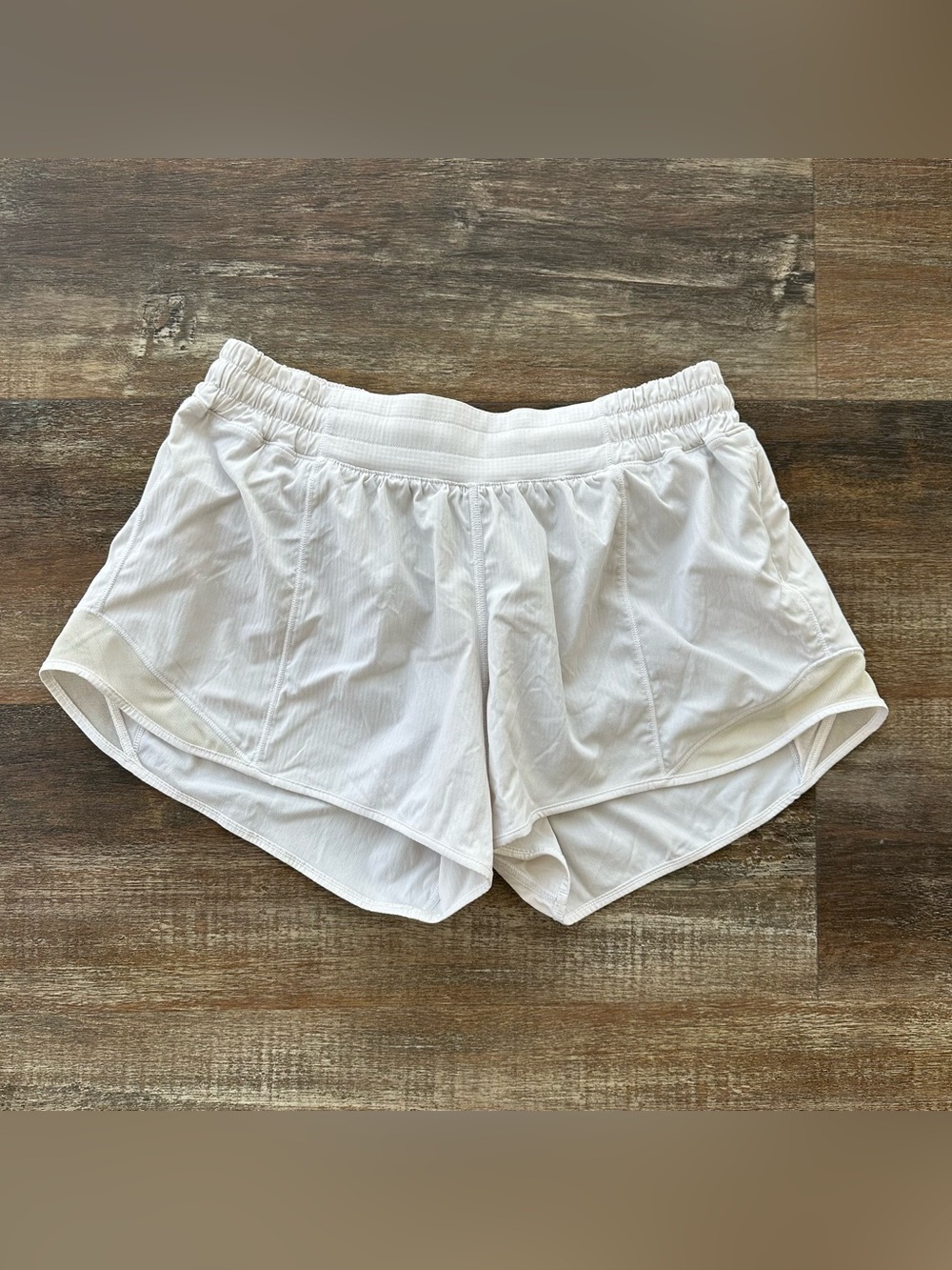 Lululemon Athletica Hotty Hot Tall Shorts Size 8